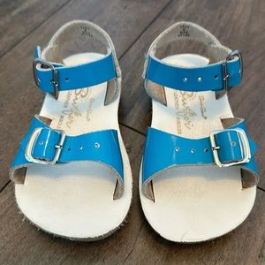 Toddler girl saltwater sandals size 6